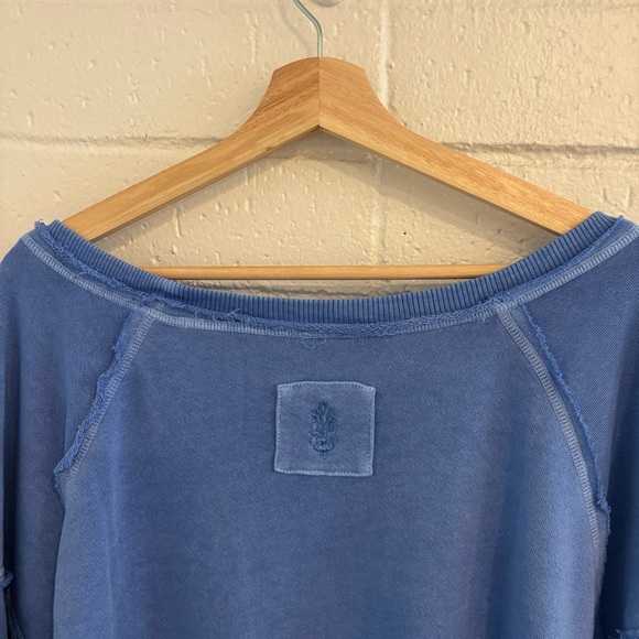 NWOT Free People movement one to beat pullover in blue - Picture 3 of 6